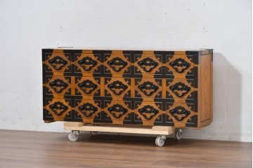 中古　美品　引き出し15杯　和の空間作りにおすすめのローチェスト　(R-084708)