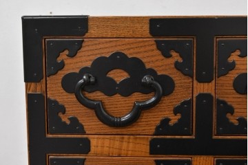 中古　美品　引き出し15杯　和の空間作りにおすすめのローチェスト　(R-084708)