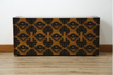 中古　美品　引き出し15杯　和の空間作りにおすすめのローチェスト　(R-084708)