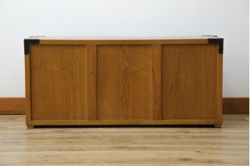 中古　美品　引き出し15杯　和の空間作りにおすすめのローチェスト　(R-084708)