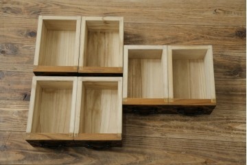 中古　美品　引き出し15杯　和の空間作りにおすすめのローチェスト　(R-084708)