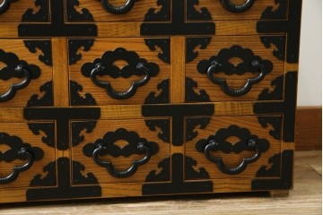 中古　美品　引き出し15杯　和の空間作りにおすすめのローチェスト　(R-084708)