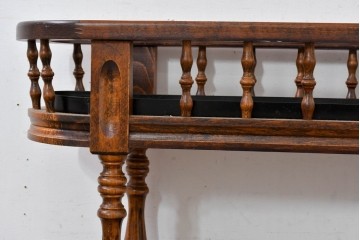 中古　美品　希少な廃番品!!　イタリア製　クラシカルな佇まいと実用性を兼ね備えたキャスター付き木製プランター　(R-084709)