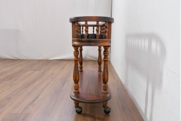 中古　美品　希少な廃番品!!　イタリア製　クラシカルな佇まいと実用性を兼ね備えたキャスター付き木製プランター　(R-084709)