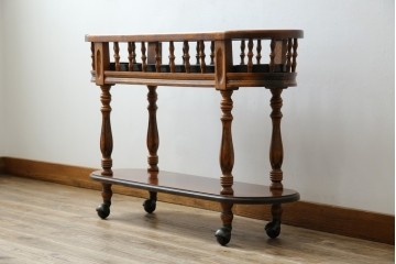 中古　美品　希少な廃番品!!　イタリア製　クラシカルな佇まいと実用性を兼ね備えたキャスター付き木製プランター　(R-084709)