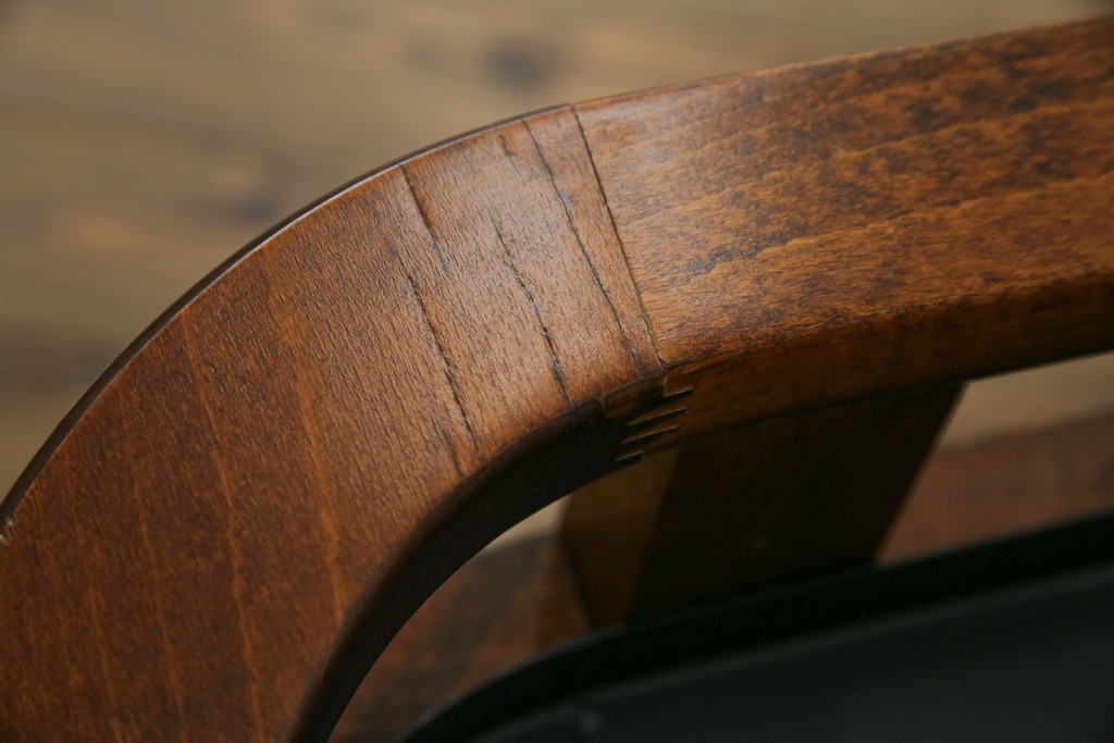 中古　美品　希少な廃番品!!　イタリア製　クラシカルな佇まいと実用性を兼ね備えたキャスター付き木製プランター　(R-084709)