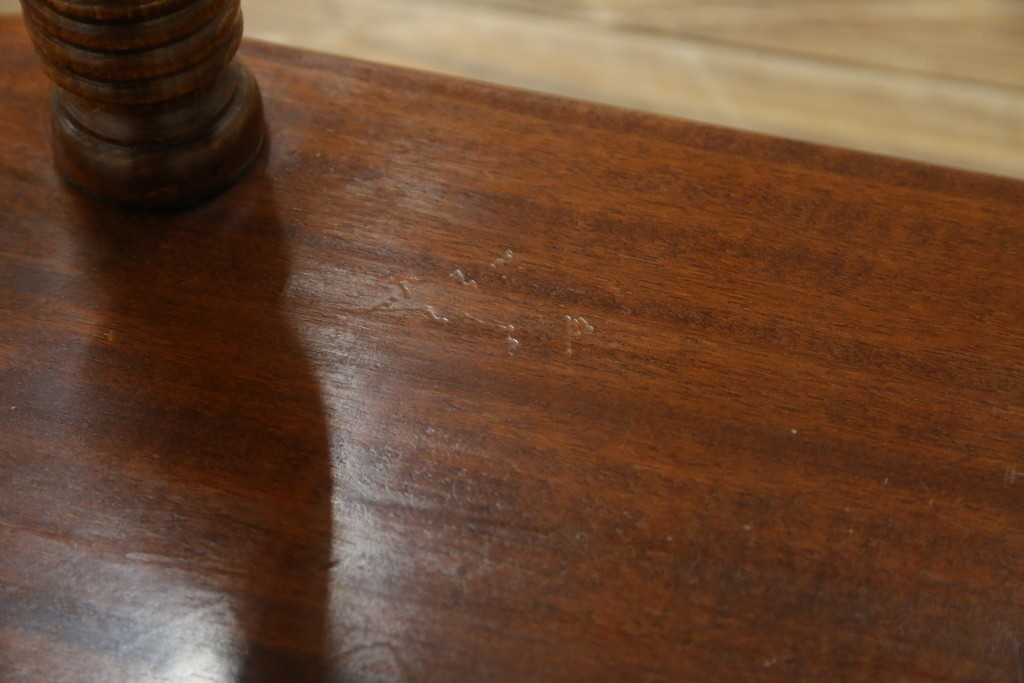 中古　美品　希少な廃番品!!　イタリア製　クラシカルな佇まいと実用性を兼ね備えたキャスター付き木製プランター　(R-084709)