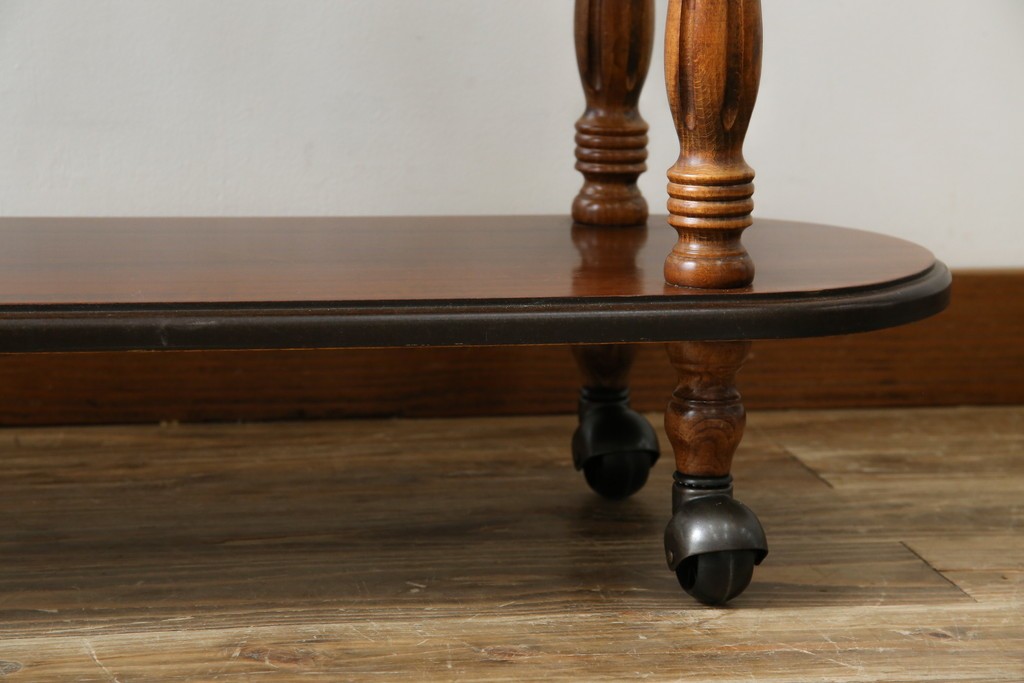 中古　美品　希少な廃番品!!　イタリア製　クラシカルな佇まいと実用性を兼ね備えたキャスター付き木製プランター　(R-084709)