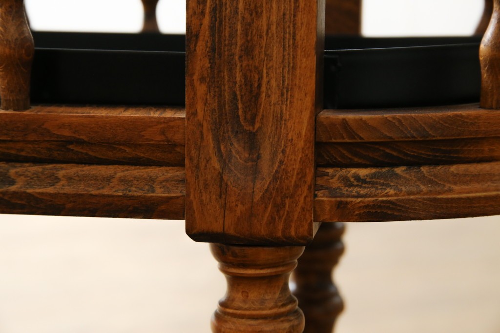 中古　美品　希少な廃番品!!　イタリア製　クラシカルな佇まいと実用性を兼ね備えたキャスター付き木製プランター　(R-084709)