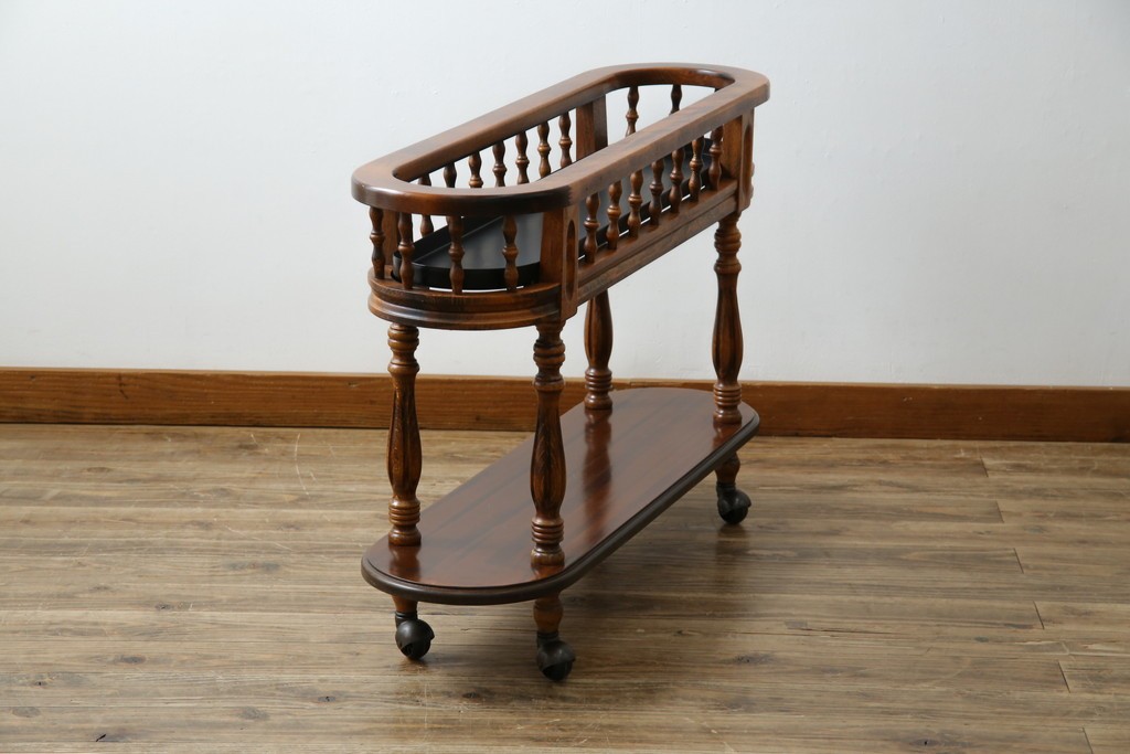 中古　美品　希少な廃番品!!　イタリア製　クラシカルな佇まいと実用性を兼ね備えたキャスター付き木製プランター　(R-084709)