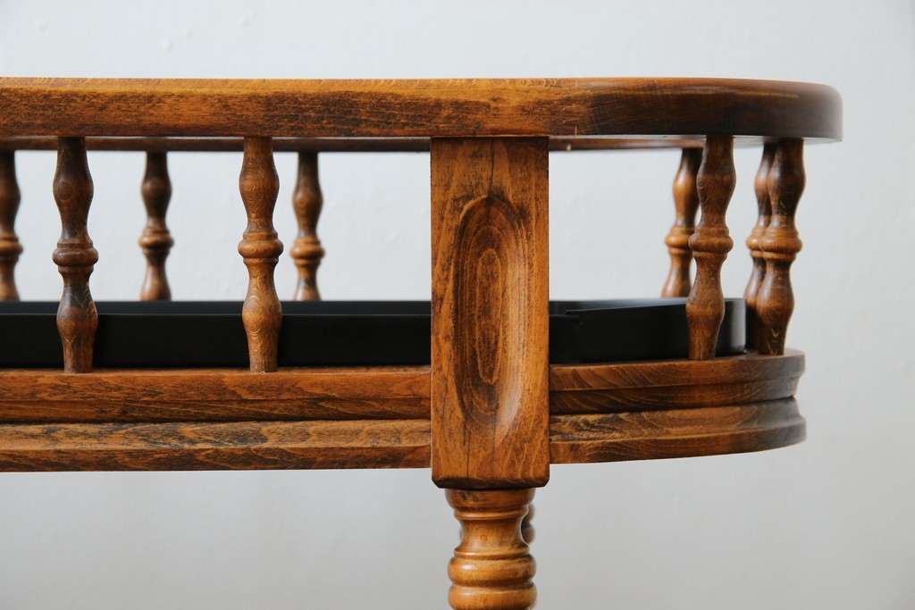 中古　美品　希少な廃番品!!　イタリア製　クラシカルな佇まいと実用性を兼ね備えたキャスター付き木製プランター　(R-084709)