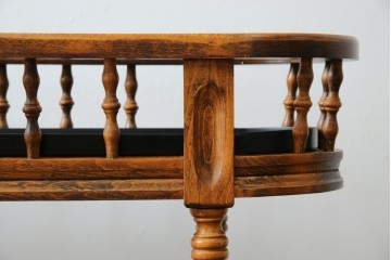 中古　美品　希少な廃番品!!　イタリア製　クラシカルな佇まいと実用性を兼ね備えたキャスター付き木製プランター　(R-084709)