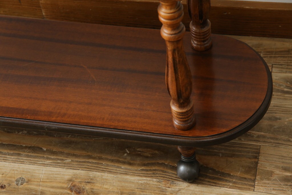 中古　美品　希少な廃番品!!　イタリア製　クラシカルな佇まいと実用性を兼ね備えたキャスター付き木製プランター　(R-084709)