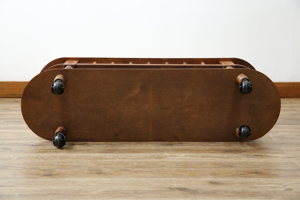 中古　美品　希少な廃番品!!　イタリア製　クラシカルな佇まいと実用性を兼ね備えたキャスター付き木製プランター　(R-084709)