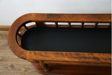 中古　美品　希少な廃番品!!　イタリア製　クラシカルな佇まいと実用性を兼ね備えたキャスター付き木製プランター　(R-084709)