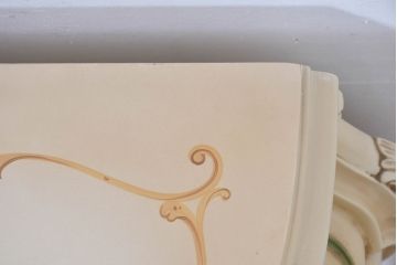 中古　美品　イタリア　SILIK(シリック)　繊細な装飾と気品あふれる佇まいが魅力的なサイドテーブル(サイドチェスト、コンソールテーブル、飾り台)(定価約140万円)(R-084710)