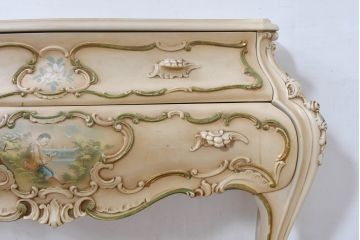 中古　美品　イタリア　SILIK(シリック)　繊細な装飾と気品あふれる佇まいが魅力的なサイドテーブル(サイドチェスト、コンソールテーブル、飾り台)(定価約140万円)(R-084710)