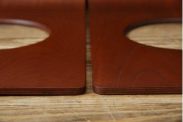 中古　美品　天童木工(Tendo)　欅材　継ぎ目のない一体感ある美しいラインが魅力の座椅子2脚セット　定価(2脚合計)約5万円　(R-084711)