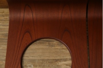 中古　美品　天童木工(Tendo)　欅材　継ぎ目のない一体感ある美しいラインが魅力の座椅子2脚セット　定価(2脚合計)約5万円　(R-084711)