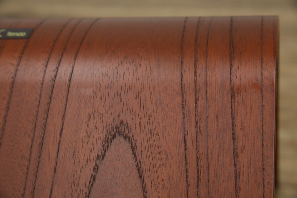 中古　美品　天童木工(Tendo)　欅材　継ぎ目のない一体感ある美しいラインが魅力の座椅子2脚セット　定価(2脚合計)約5万円　(R-084711)