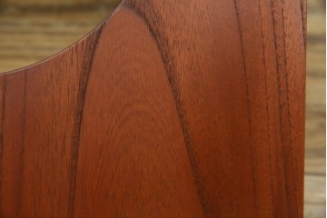 中古　美品　天童木工(Tendo)　欅材　継ぎ目のない一体感ある美しいラインが魅力の座椅子2脚セット　定価(2脚合計)約5万円　(R-084711)