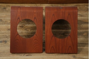 中古　美品　天童木工(Tendo)　欅材　継ぎ目のない一体感ある美しいラインが魅力の座椅子2脚セット　定価(2脚合計)約5万円　(R-084711)