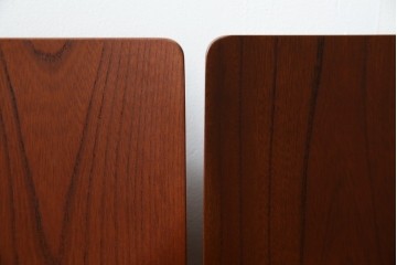 中古　美品　天童木工(Tendo)　欅材　継ぎ目のない一体感ある美しいラインが魅力の座椅子2脚セット　定価(2脚合計)約5万円　(R-084711)