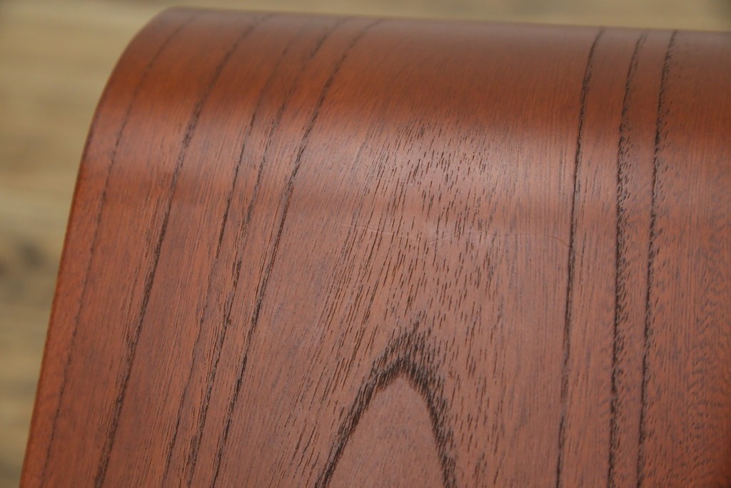 中古　美品　天童木工(Tendo)　欅材　継ぎ目のない一体感ある美しいラインが魅力の座椅子2脚セット　定価(2脚合計)約5万円　(R-084711)