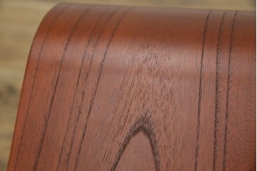 中古　美品　天童木工(Tendo)　欅材　継ぎ目のない一体感ある美しいラインが魅力の座椅子2脚セット　定価(2脚合計)約5万円　(R-084711)