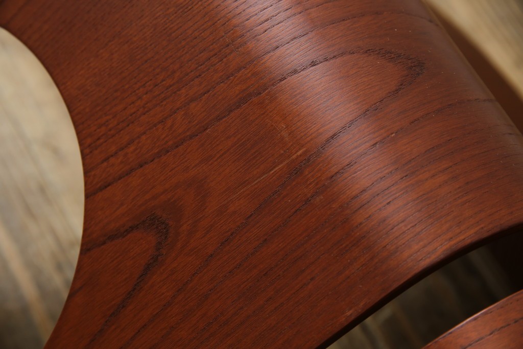 中古　美品　天童木工(Tendo)　欅材　継ぎ目のない一体感ある美しいラインが魅力の座椅子2脚セット　定価(2脚合計)約5万円　(R-084711)