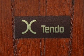 中古　美品　天童木工(Tendo)　欅材　継ぎ目のない一体感ある美しいラインが魅力の座椅子2脚セット　定価(2脚合計)約5万円　(R-084711)