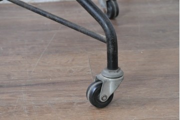 和製ヴィンテージ　天童木工(Tendo)　ブラックシートが空間に深みを与えるメンズライクなデスクチェア　(R-084713)