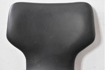 和製ヴィンテージ　天童木工(Tendo)　ブラックシートが空間に深みを与えるメンズライクなデスクチェア　(R-084713)