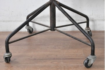 和製ヴィンテージ　天童木工(Tendo)　ブラックシートが空間に深みを与えるメンズライクなデスクチェア　(R-084713)