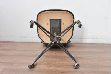 和製ヴィンテージ　天童木工(Tendo)　ブラックシートが空間に深みを与えるメンズライクなデスクチェア　(R-084713)