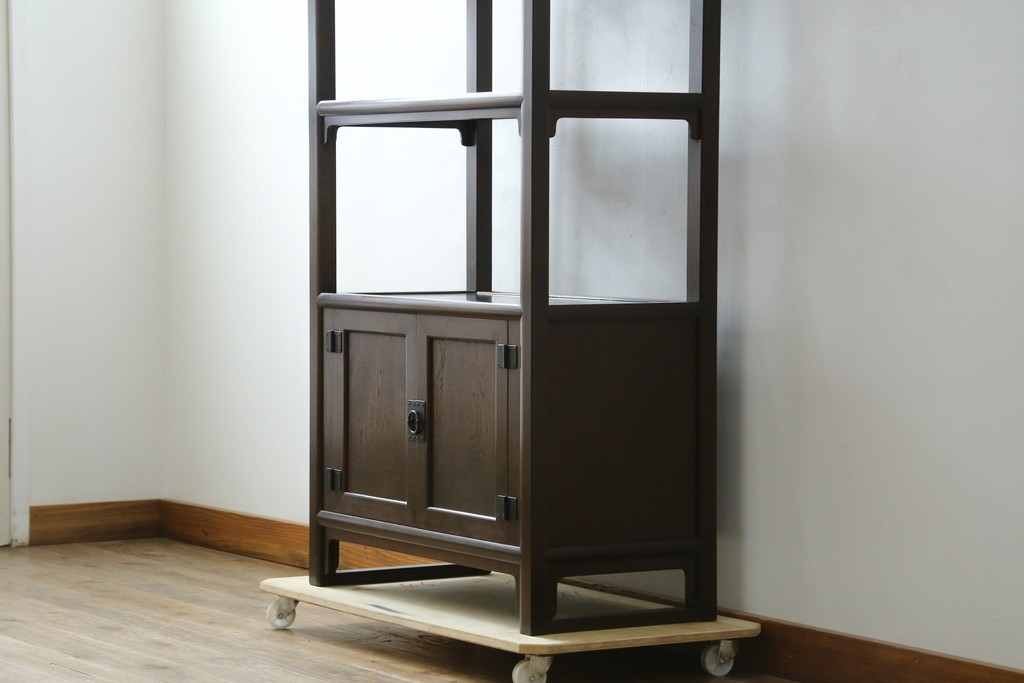 中古　美品　松本民芸家具　和モダンな佇まいが目を引くJ型朝鮮棚　定価約45万円　(R-084714)