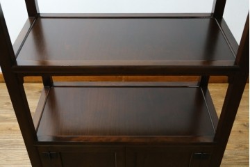 中古　美品　松本民芸家具　和モダンな佇まいが目を引くJ型朝鮮棚　定価約45万円　(R-084714)