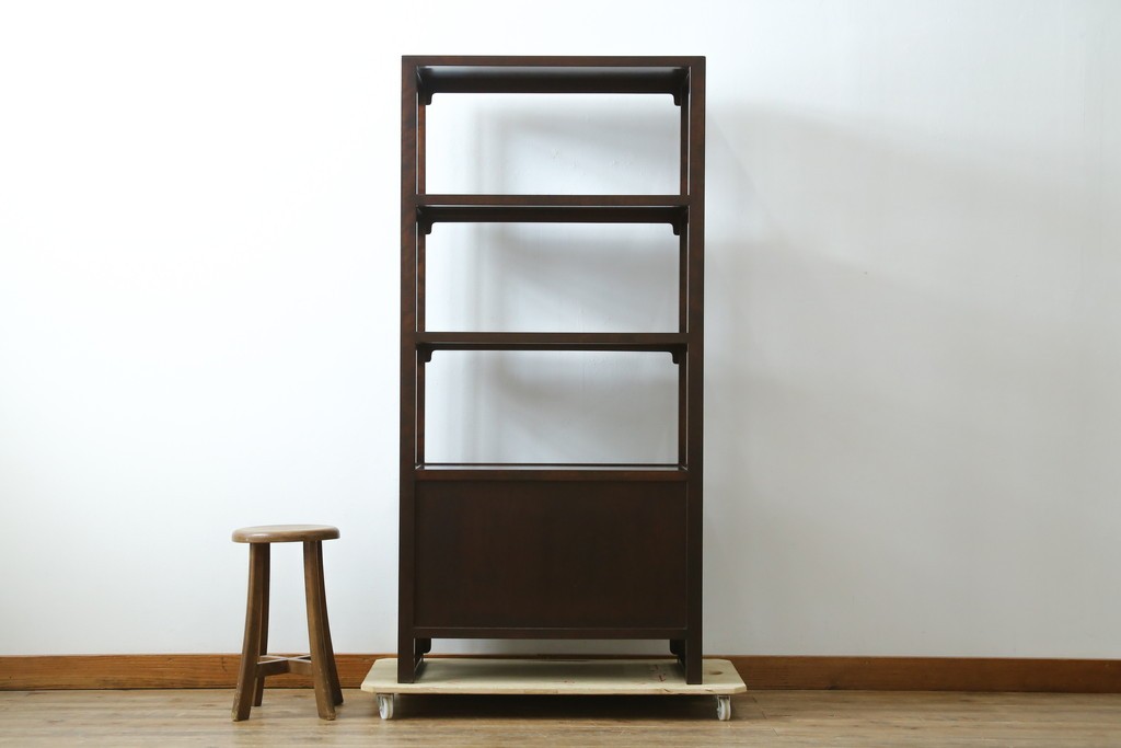 中古　美品　松本民芸家具　和モダンな佇まいが目を引くJ型朝鮮棚　定価約45万円　(R-084714)