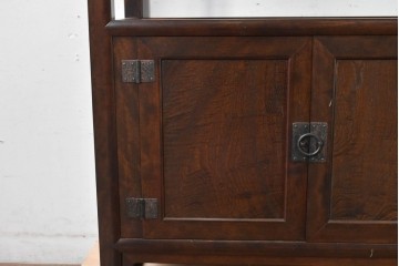 中古　美品　松本民芸家具　和モダンな佇まいが目を引くJ型朝鮮棚　定価約45万円相当　(R-084714)