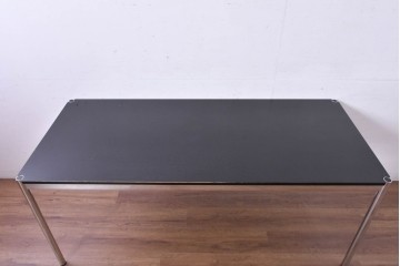 中古　美品　USMハラー(USM Haller)　ブラック天板とスチールフレームが洗練された印象のテーブル　(R-084716)