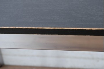 中古　美品　USMハラー(USM Haller)　ブラック天板とスチールフレームが洗練された印象のテーブル　(R-084716)