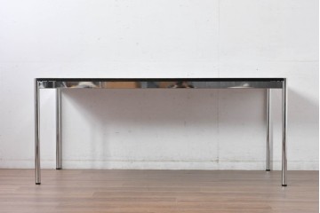 中古　美品　USMハラー(USM Haller)　ブラック天板とスチールフレームが洗練された印象のテーブル　(R-084716)