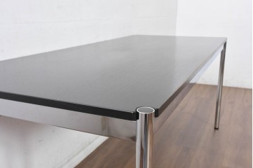 中古　美品　USMハラー(USM Haller)　ブラック天板とスチールフレームが洗練された印象のテーブル　(R-084716)