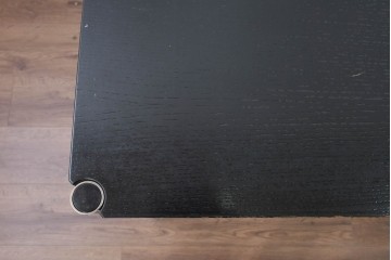 中古　美品　USMハラー(USM Haller)　ブラック天板とスチールフレームが洗練された印象のテーブル　(R-084716)