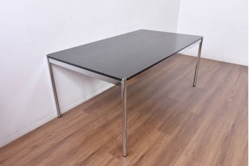 中古　美品　USMハラー(USM Haller)　ブラック天板が空間を引き締めるテーブル　(R-084717)