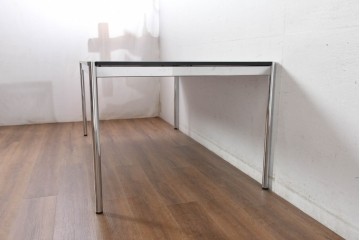 中古　美品　USMハラー(USM Haller)　ブラック天板が空間を引き締めるテーブル　(R-084717)