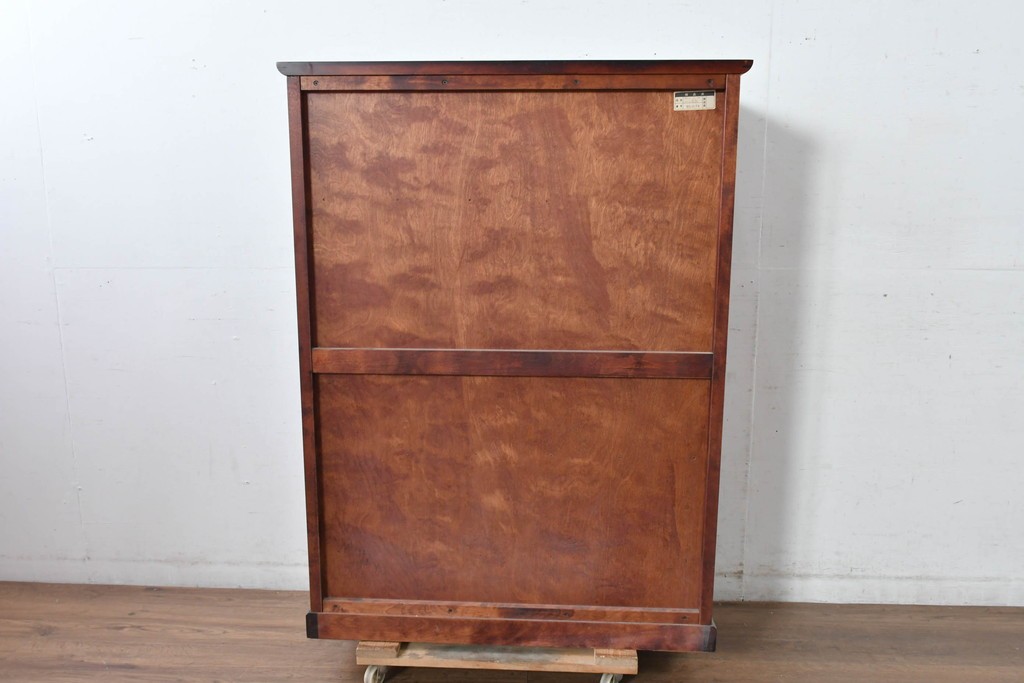 中古 美品 希少な廃番品 日向民芸家具 ミズメザクラ 和モダンデザインの格子戸付き水屋箪笥 (R-084720)