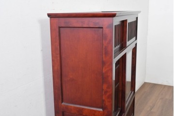 中古　美品　希少な廃番品　日向民芸家具　ミズメザクラ　和モダンデザインの格子戸付き水屋箪笥　(R-084720)