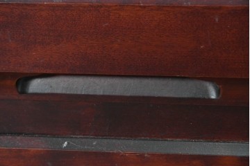 中古　美品　希少な廃番品　日向民芸家具　ミズメザクラ　和モダンデザインの格子戸付き水屋箪笥　(R-084720)