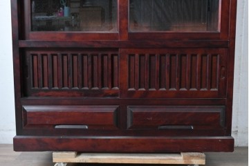 中古　美品　希少な廃番品　日向民芸家具　ミズメザクラ　和モダンデザインの格子戸付き水屋箪笥　(R-084720)